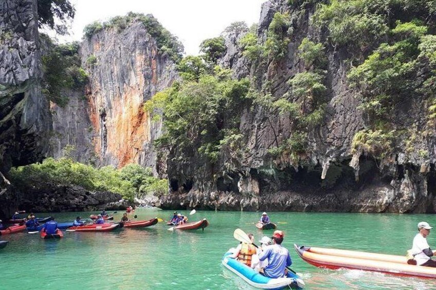 Ready to sea canoeing with others