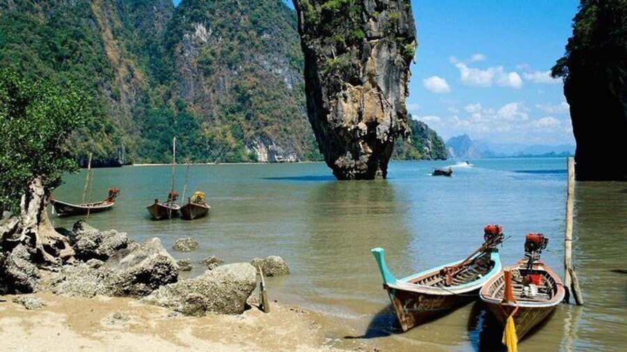 Longtail boat to James Bond Island