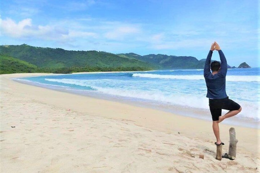 Private Lombok Hidden Beach Tour: Elak Elak, Sekotong, and Mekaki Beach