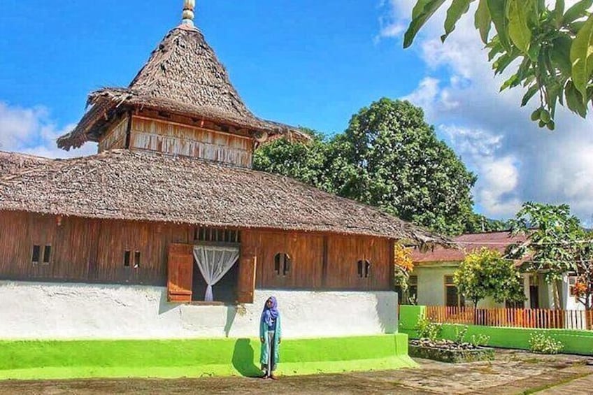 Ambon Private Customized Full-Day Tour with English Speaking Driver