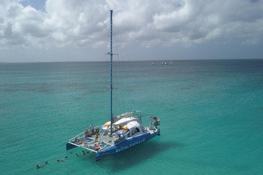 Catamaran Cruise in Aruba with Snorkeling Experience and Light Lunch