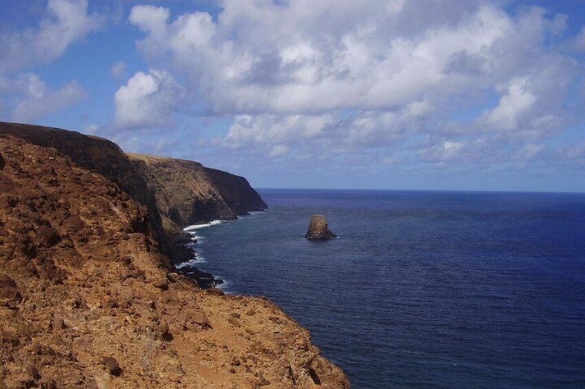 The southern cliffs of Poīke from West to East.