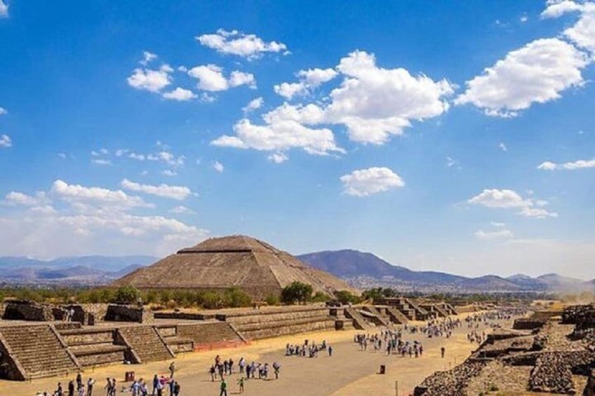 TEOTIHUACAN with a certified local guide
