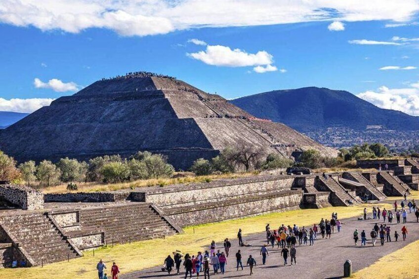 TEOTIHUACAN with a certified local guide