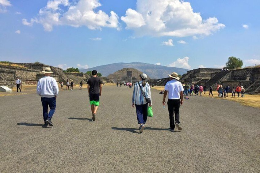 TEOTIHUACAN with a certified local guide