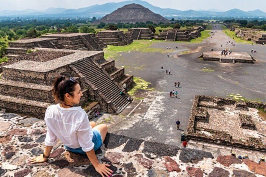 TEOTIHUACAN with a certified local guide