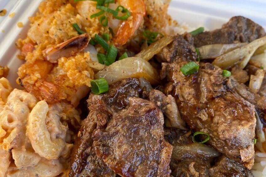 Hawaiian Style Kalbi and Peeled Garlic Shrimp at Da Bald Guy (Featured on Street Food U.S.A)