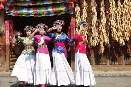 Private Kunming day tour to National village and Dianchi lake with Lunch