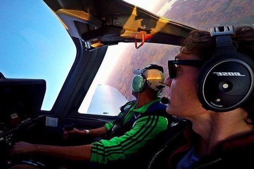 Show item 5 of 9. Introductory Flight Lesson