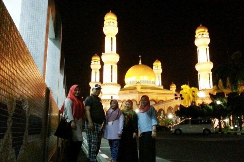 Bandar by Night