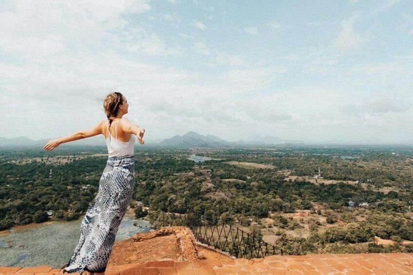 Enjoy the wind on rock fortress