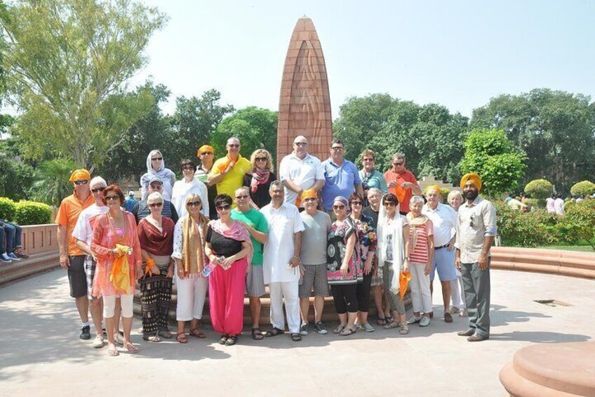 Amritsar 1 Day Tour (Golden Temple, Jalliawala Bagh & Wagah Border)