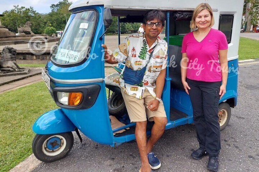 Colombo Bay Tuk Tuk City Tour