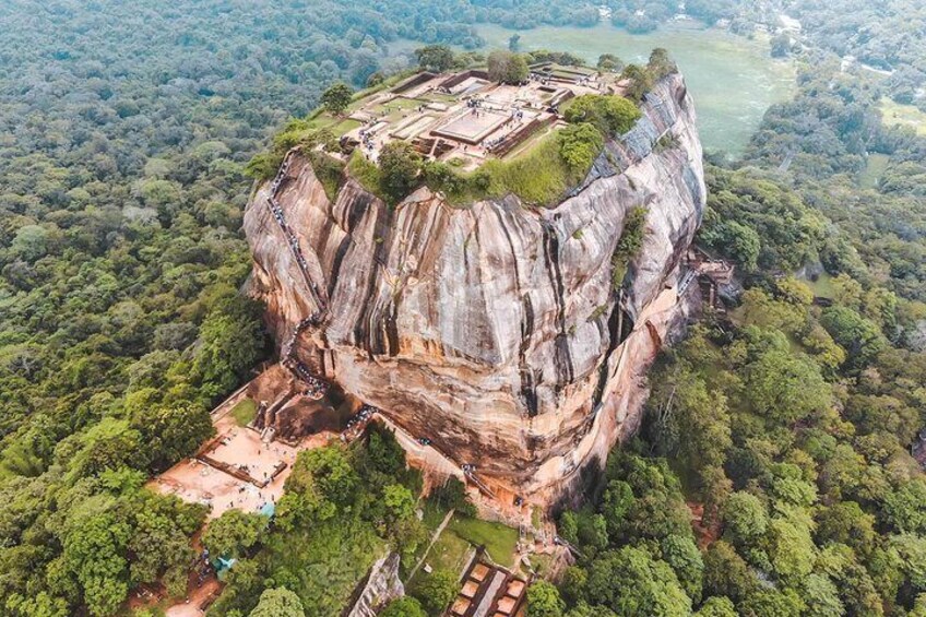 Private Day Tour Sigiriya Rock and Dambulla Cave Temple Tour