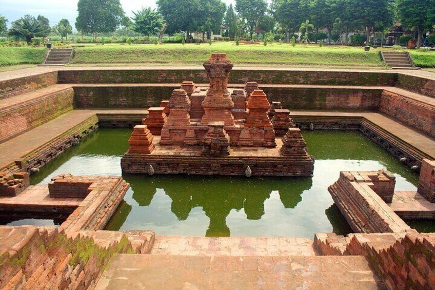 Trowulan Archeology Tours (Private)