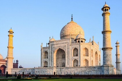 2-Day Private Tour to The Taj Mahal and Agra from Jaipur