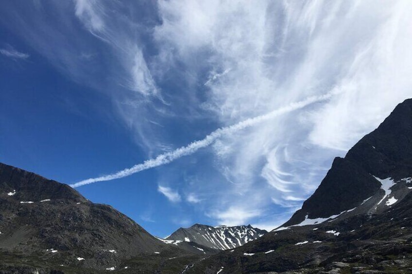 Private shore excursions Ålesund Trollstigen-Trollroad in small(9-15)groups