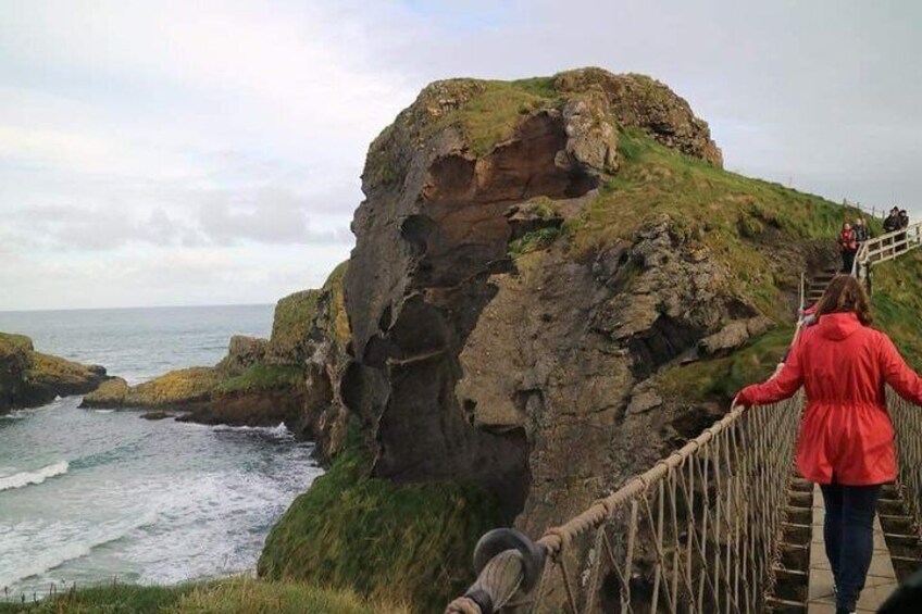 Private Tour From Belfast Giants Causeway Game of Thrones Ropebridge Coast tour