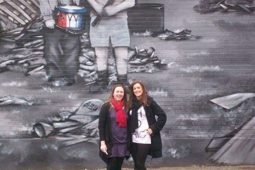 Private Belfast Exploration Sightseeing and Political Murals Tour