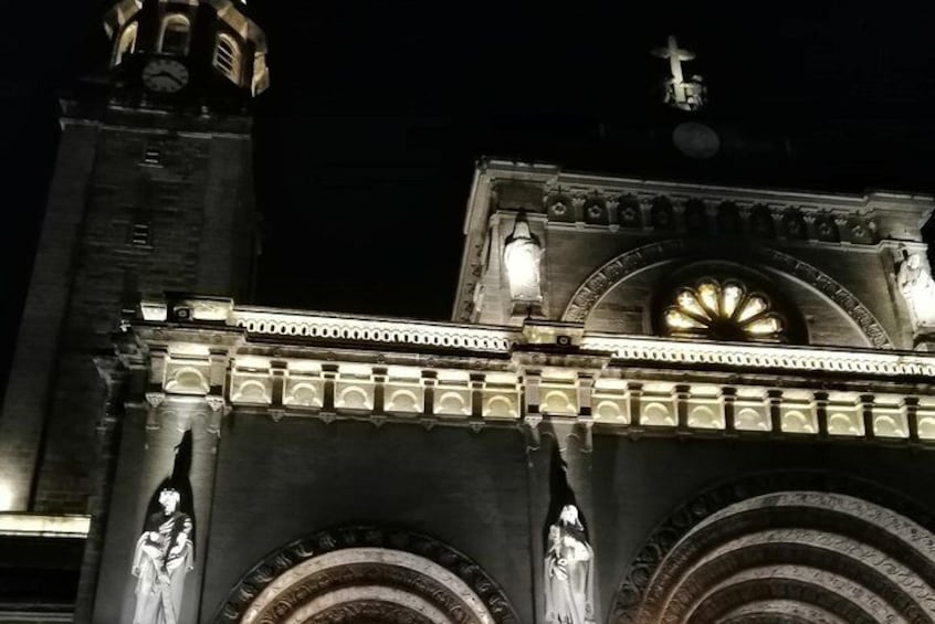 Manila cathedral at night