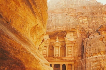Treasures of Jordan Tour-7 Days Discover Petra & Dead Sea & Wadi Rum with H...
