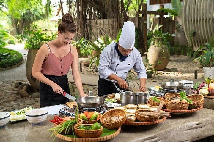 Local market with Chef and Cooking Class