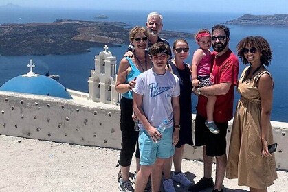 Santorin Firostefani et les dômes bleus d'Oia : visite privée de 3 à 4 heur...