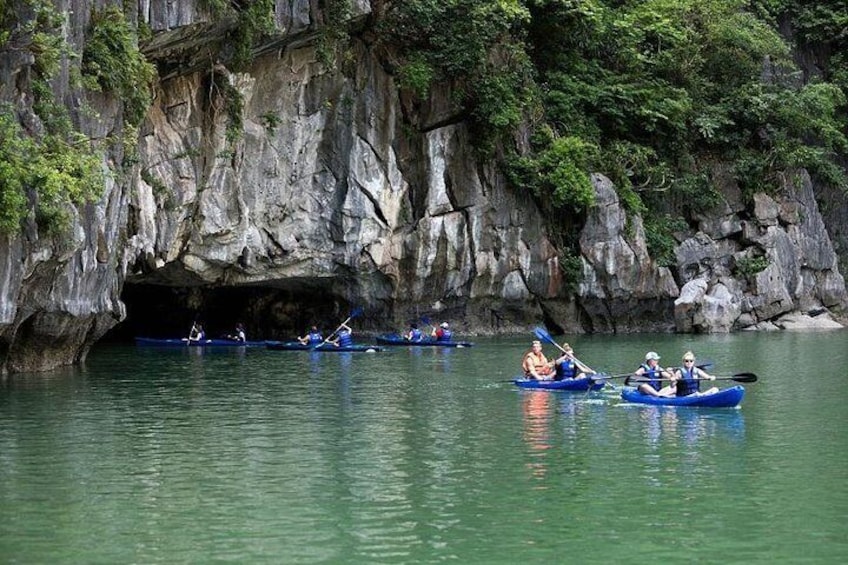 2-Day Halong Bay With 3 Star Cruise from Hanoi: Deluxe Cabin, Cave, Kayaking