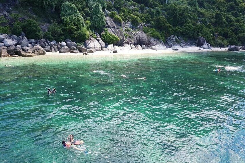 Cham Islands Full-Day Tour: Speed Boat, Lunch, Snorkeling and Beach