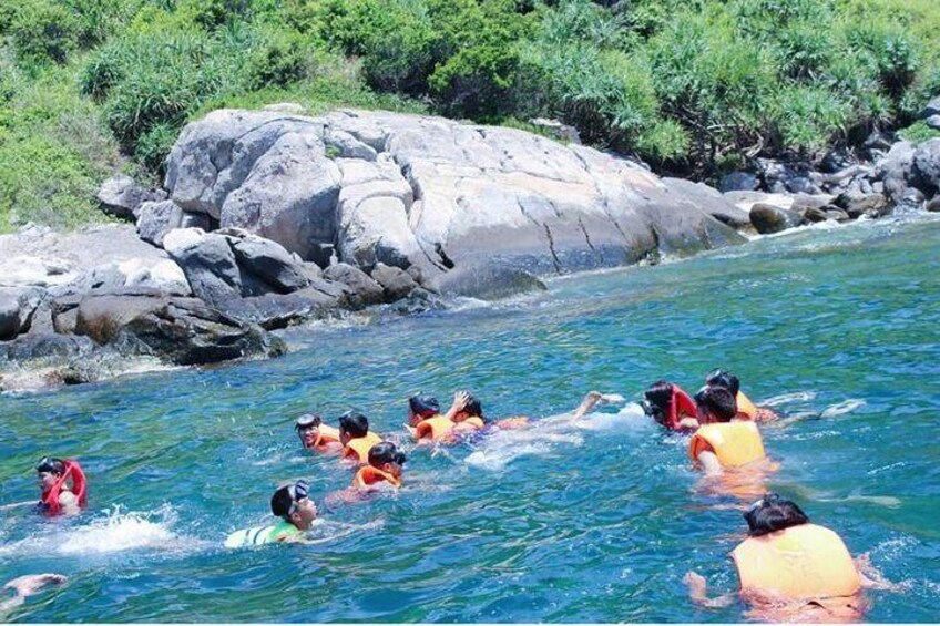 Cham Islands Full-Day Tour: Speed Boat, Lunch, Snorkeling and Beach