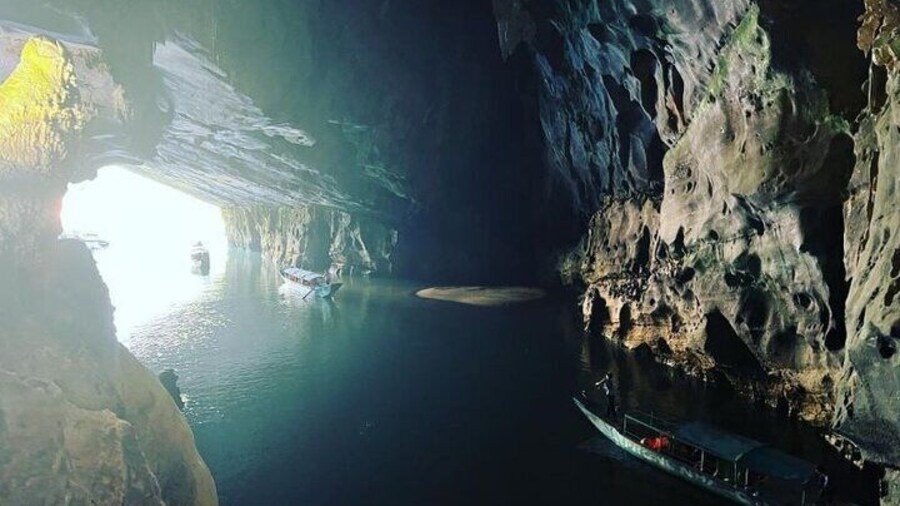 Phong Nha Cave & Paradise Cave Day Tour Small Group to Fairy Land