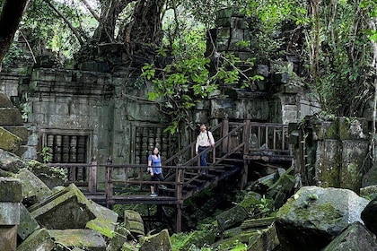 Beng Mealea, Rolous Group and Tonle Sap Sunset Boat Cruise