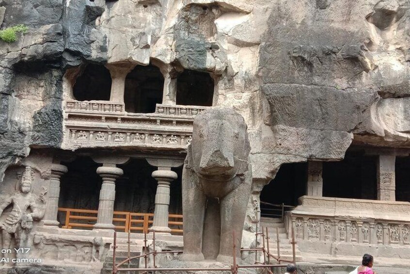Ajanta & Ellora Caves and Sightseeing 2 days Tour