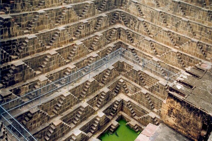 Private Transfer Agra To Jaipur Via Fatehpur Sikri & Chand Baori, Step Well