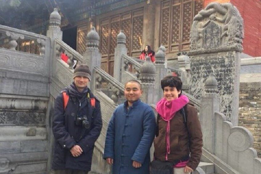 Private Luoyang Longmen Grottoes & Shaolin Temple Day Tour from Luoyang