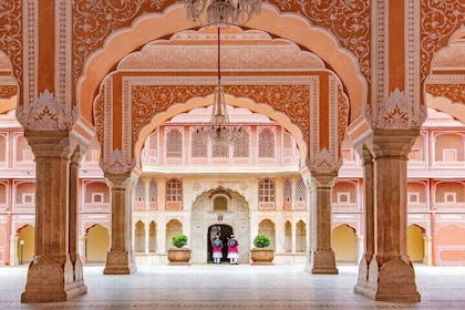Tour de día completo por la ciudad de Jaipur visita Hawa Mahal, Fuerte Ambe...