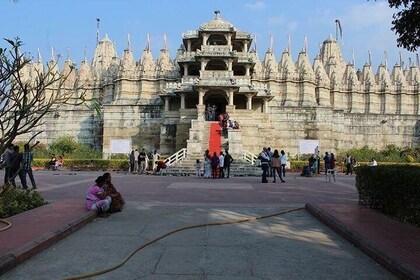 Private Day Trip to The Jain Temple and Ranakpur from Udaipur