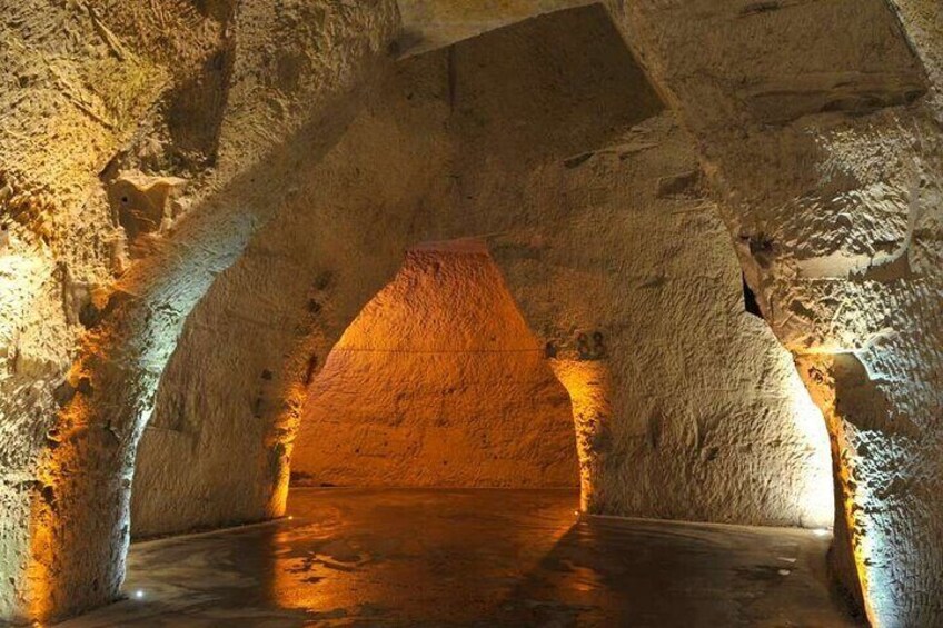 Private Champagne Tour: Iconic & Boutique Champagne+ restaurant
