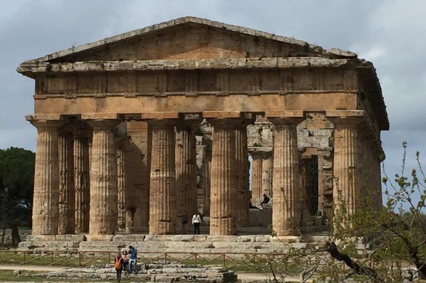 Full-Day Amalfi Coast and archaeological site of Paestum