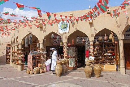 Nizwa , Bahla and Jabrin fort (tours and sightseeing)