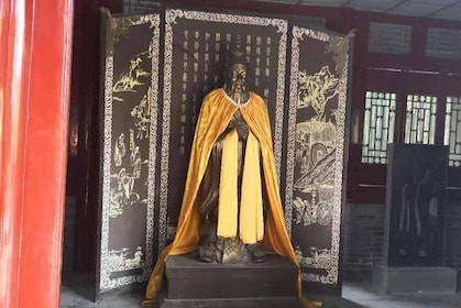 Confucius temple day tour in Qufu start from Qufu bullet train station or c...