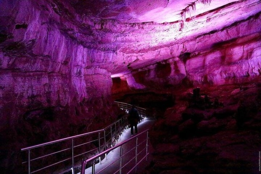 Sataplia Cave