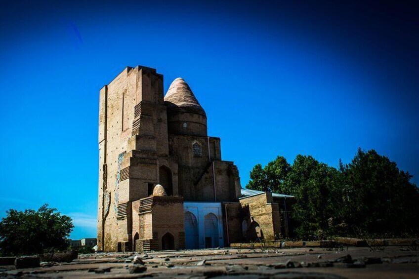 Mausoleum of Jahangir - grandson of the Amir Temur.