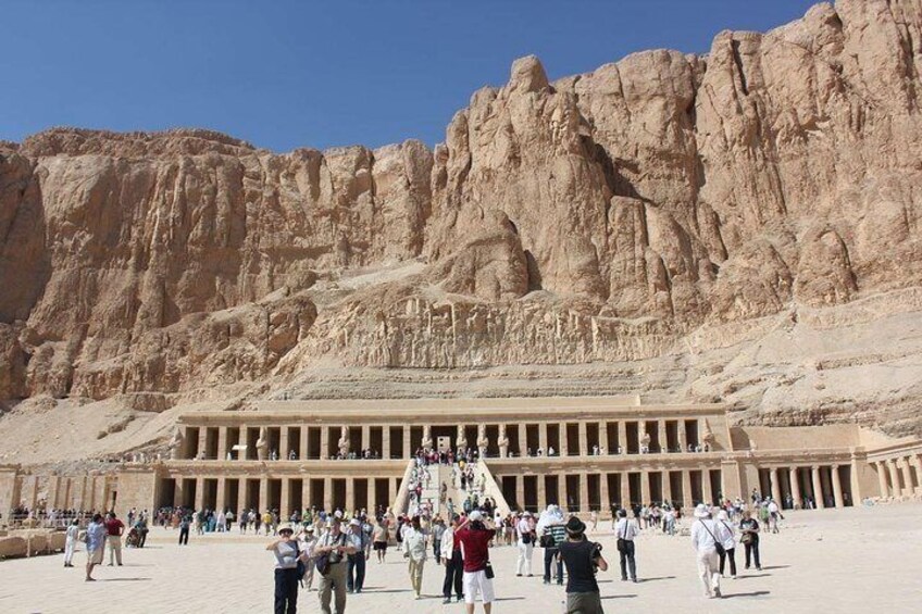 Luxor Private Full-Day Tour: Discover the East and West Banks of the Nile