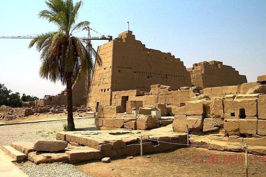 Luxor Private Full-Day Tour: Discover the East and West Banks of the Nile