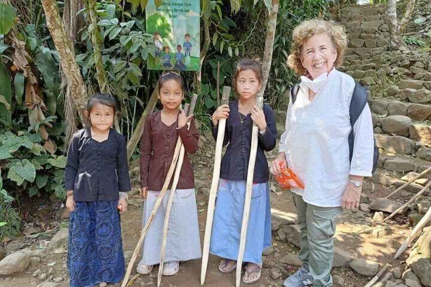 Baduy Tribal Tracker and Village in Private Tour Full Day & Lunch