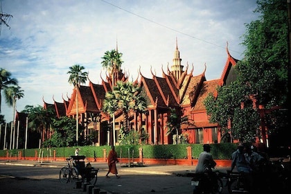 2 Days Private Guide Tour Phnom Penh Heritage