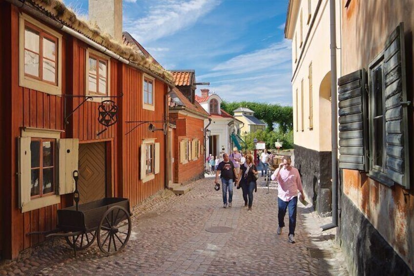 Helsinki Private Tour to Turku by VIP car and Personal Guide