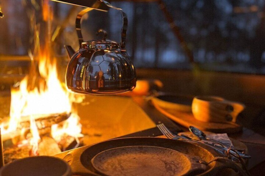 PRIVATE dinner in a Glass Igloo under Northern Lights 