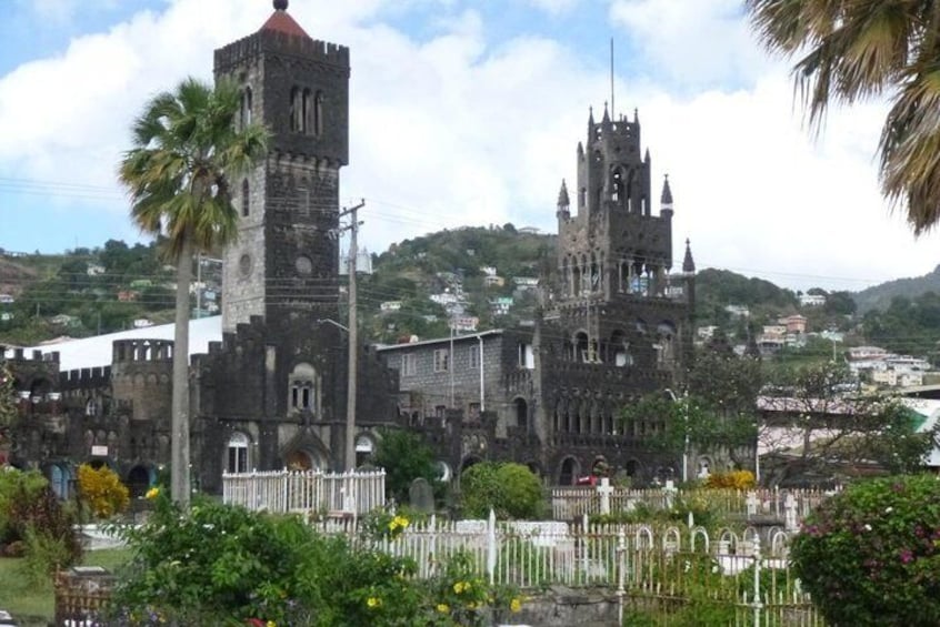 Fort Charlotte, Botanical Gardens Scenic Tour & Beach w/ Topdawg Taxi and Tours